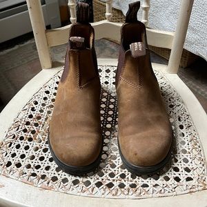 Blundstone shoes size 7